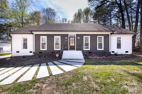 6000 Springhouse Ln, Charlotte, NC 28211