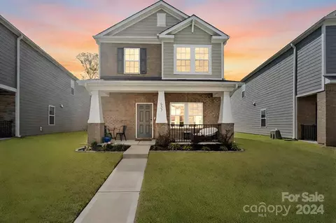 637 Cranford Dr, Pineville, NC 28134