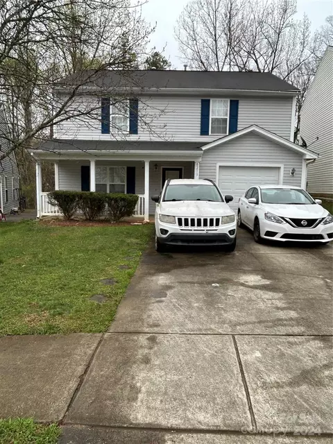 8213 Kings Creek Dr, Charlotte, NC 28273