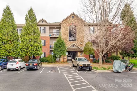 516 Appeldoorn Cir, Asheville, NC 28803