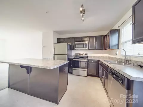 1096 Tangle Ridge Se Dr SE, Concord, NC 28025
