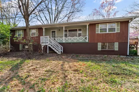 70 Queen Rd, Candler, NC 28715