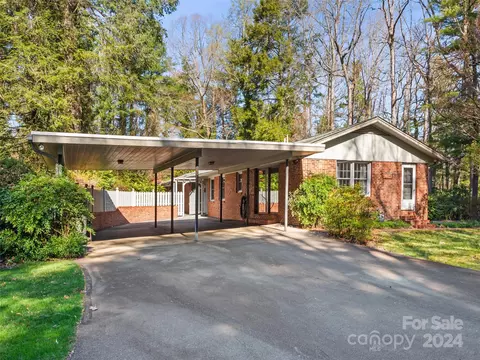 Exterior - 10 Memminger Dr, Flat Rock, NC 28731 photo 4 of 10