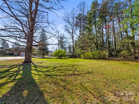 Exterior - 10 Memminger Dr, Flat Rock, NC 28731 photo 7 of 10