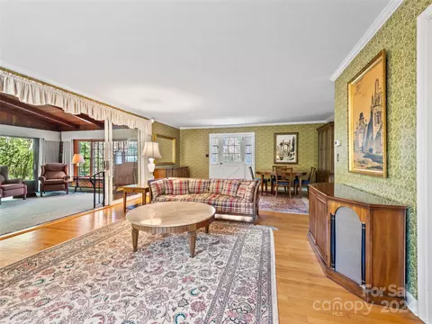 Dining - 10 Memminger Dr, Flat Rock, NC 28731 photo 3 of 11