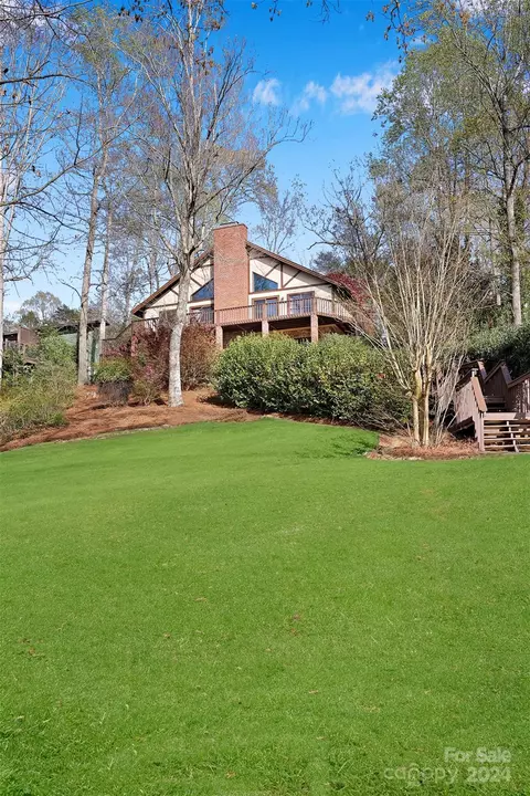 209 Malabar Dr, Troy, NC 27371