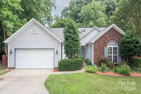 10803 Wyndham Pointe Dr, Charlotte, NC 28213