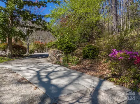 Exterior - 12 E Park Dr, Tryon, NC 28782 photo 3 of 14