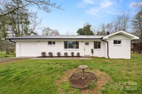 5 Pisgah View Dr, Etowah, NC 28729
