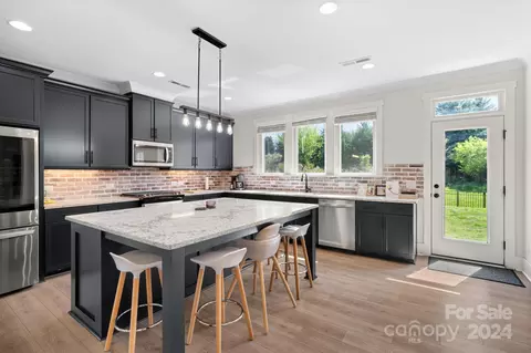 Kitchen - 815 Bluff Loop Rd, Rock Hill, SC 29730 photo 4 of 8