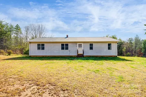 696 River Bend Dr, Mars Hill, NC 28754