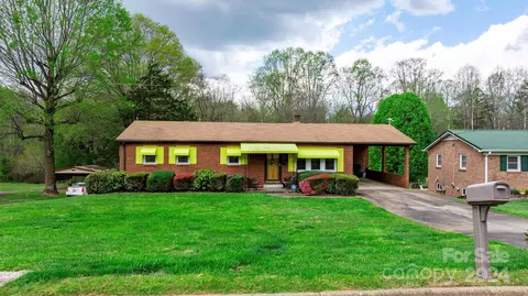 808 S Caldwell Ave, Newton, NC 28658