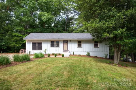 30 Evelake Dr, Asheville, NC 28806
