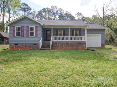 715 S Church St, Lowell, NC 28098