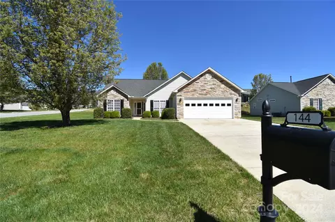 144 Morning Mist Rd, Fletcher, NC 28732