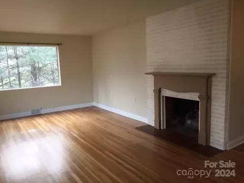 357 Bailey St, Mars Hill, NC 28754 photo 4
