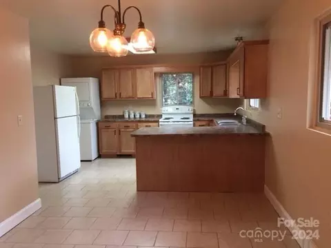 357 Bailey St, Mars Hill, NC 28754 photo 3