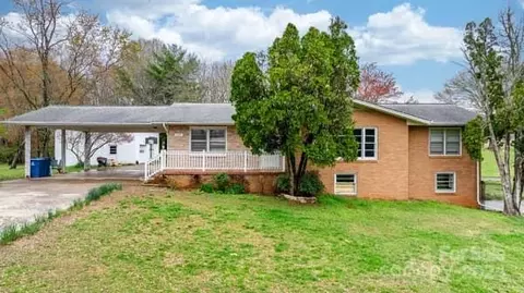2971 21st Street Ne Ln NE, Hickory, NC 28601