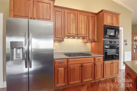 Kitchen - 2123 Parkway North Rd, Mill Spring, NC 28756 photo 2 of 3
