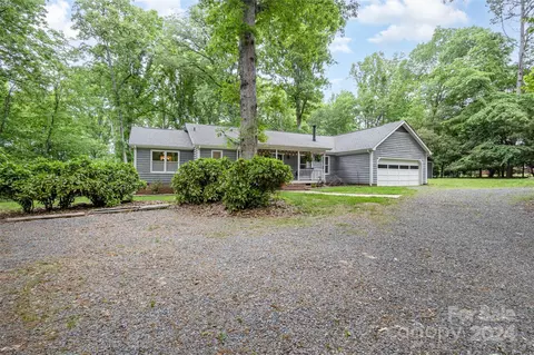 6900 Rock Island Rd, Charlotte, NC 28278