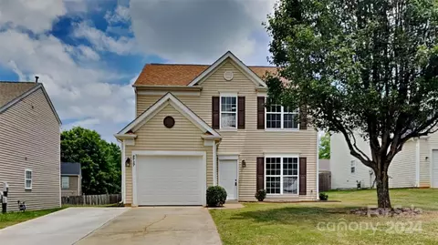2717 Blackberry Ridge Ln, Charlotte, NC 28208