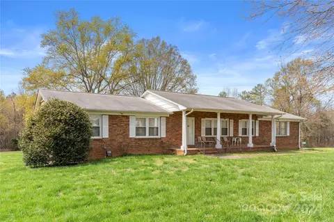 2722 Johnson St, Earl, NC 28038