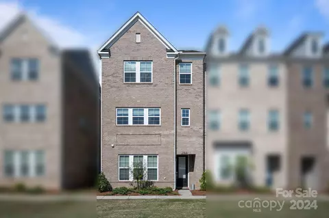 7815 Reunion Row Dr, Charlotte, NC 28277