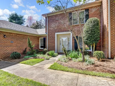 809 Devon Ct, Winston Salem, NC 27104