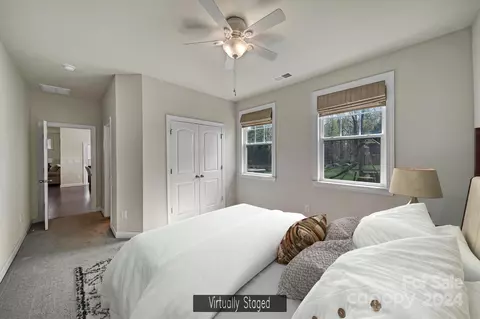 Bedroom - 15511 Queens Trail Dr, Davidson, NC 28036 photo 2 of 11