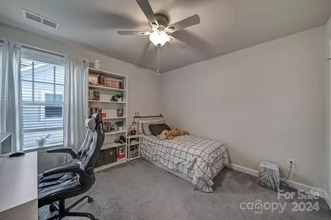 Bedroom - 15511 Queens Trail Dr, Davidson, NC 28036 photo 6 of 11