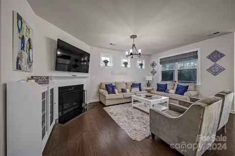 Living - 15511 Queens Trail Dr, Davidson, NC 28036 photo 3 of 6