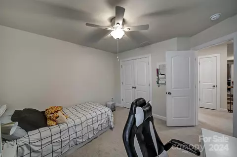 Bedroom - 15511 Queens Trail Dr, Davidson, NC 28036 photo 7 of 11