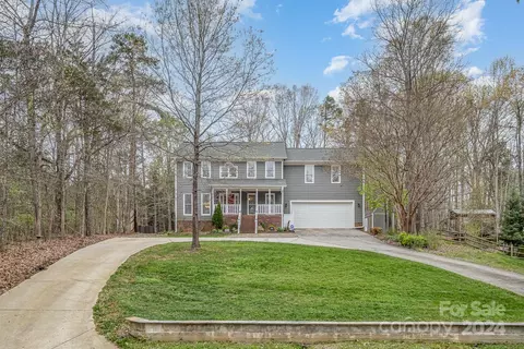 11407 Mendora Dr, Charlotte, NC 28215