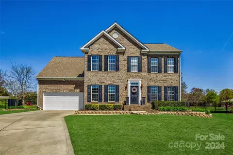 12602 Skymaster Ct, Charlotte, NC 28278