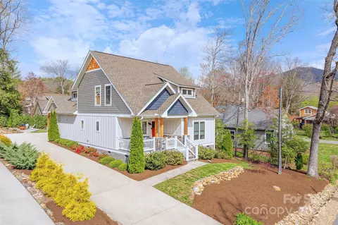 119 3rd St, Black Mountain, NC 28711