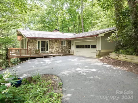 667 Pinners Cove Rd, Asheville, NC 28803