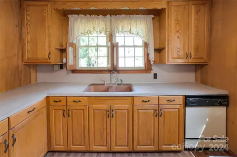 Kitchen - 1898 Douglas Rd, Lancaster, SC 29720 photo 2 of 3