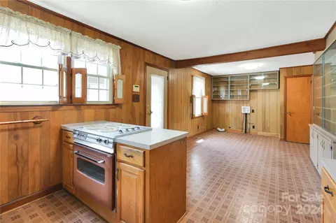 Kitchen - 1898 Douglas Rd, Lancaster, SC 29720 photo 3 of 3