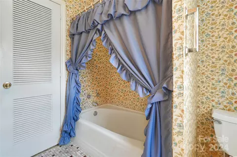 Bath - 1898 Douglas Rd, Lancaster, SC 29720 photo 2 of 4