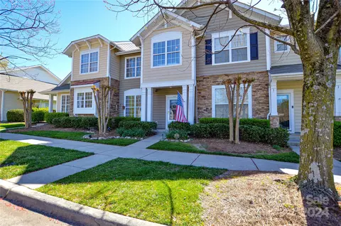 1444 Stonedown Ln, Matthews, NC 28104