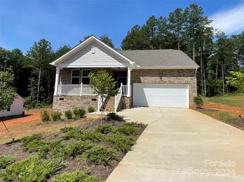 1405 Karriker Ln, Catawba, NC 28609