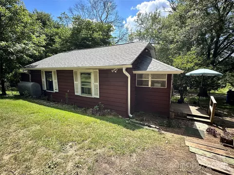 247 Policarp St, Lincolnton, NC 28092