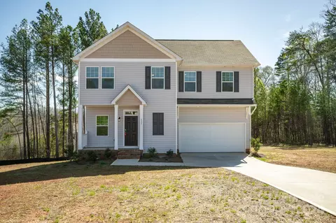 137 Top Flite Dr, Statesville, NC 28677