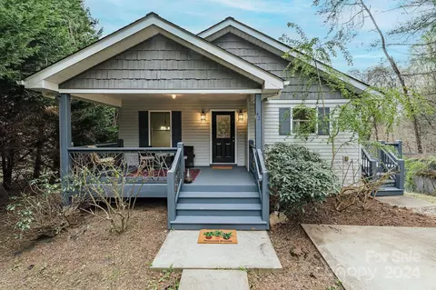 42 Honey Hollow Ln, Fairview, NC 28730