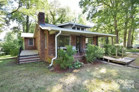 14 Leroy Arrington Dr, Candler, NC 28715