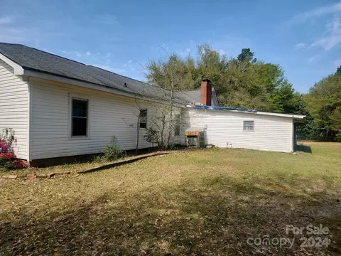505 E Cato St, Pageland, SC 29728 photo 4