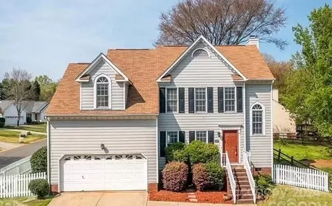 9948 Davis Lake Pkwy, Charlotte, NC 28269