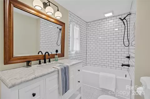 Bath - 791 Abel Rd, Canton, NC 28716 photo 1 of 3