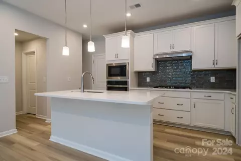 109 Forest Lake Blvd # -D, Mooresville, NC 28117