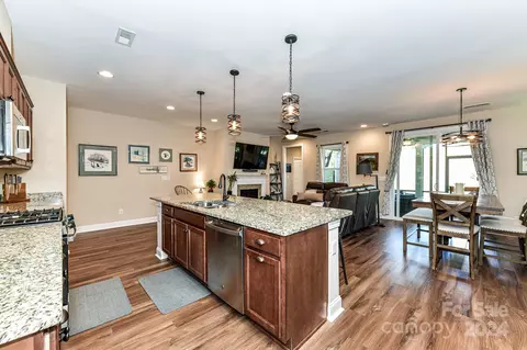Kitchen - 535 Bowline Dr, Denver, NC 28037 photo 2 of 3